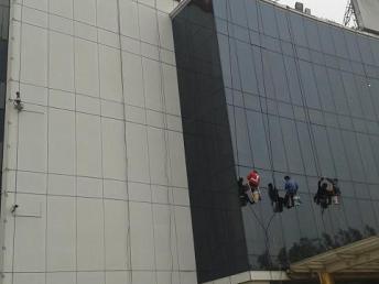 深圳專(zhuān)業(yè)外墻清洗與保潔服務(wù) 圖光明、松崗及公明公司介紹